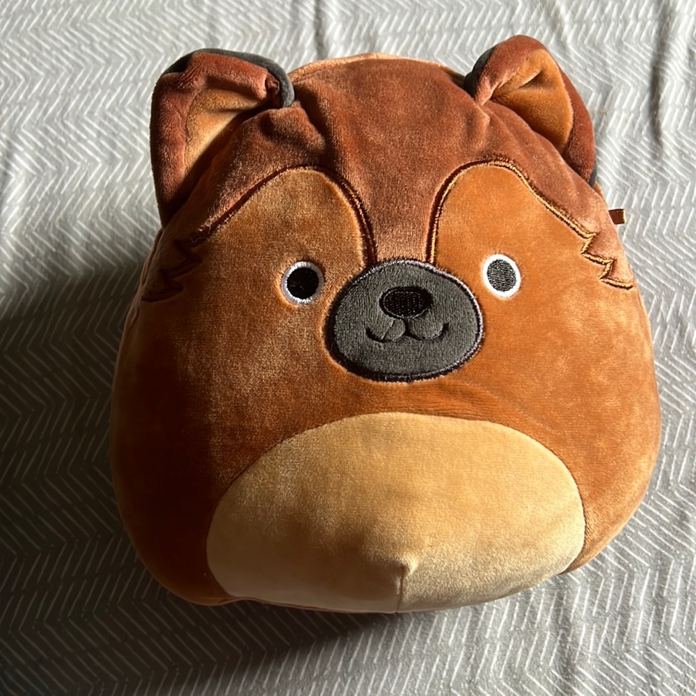 It’s a dog and it’s a German Shepard and it’s a good size